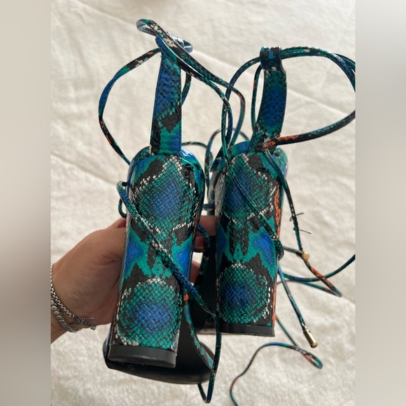 Azalea Wang Cabernet lace-up strap sandal heels size 8 - Picture 7 of 9